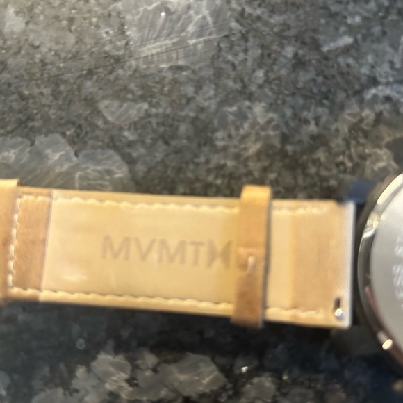 Used Movement MVMT Mens Watch in Tan - Picture 5 of 6